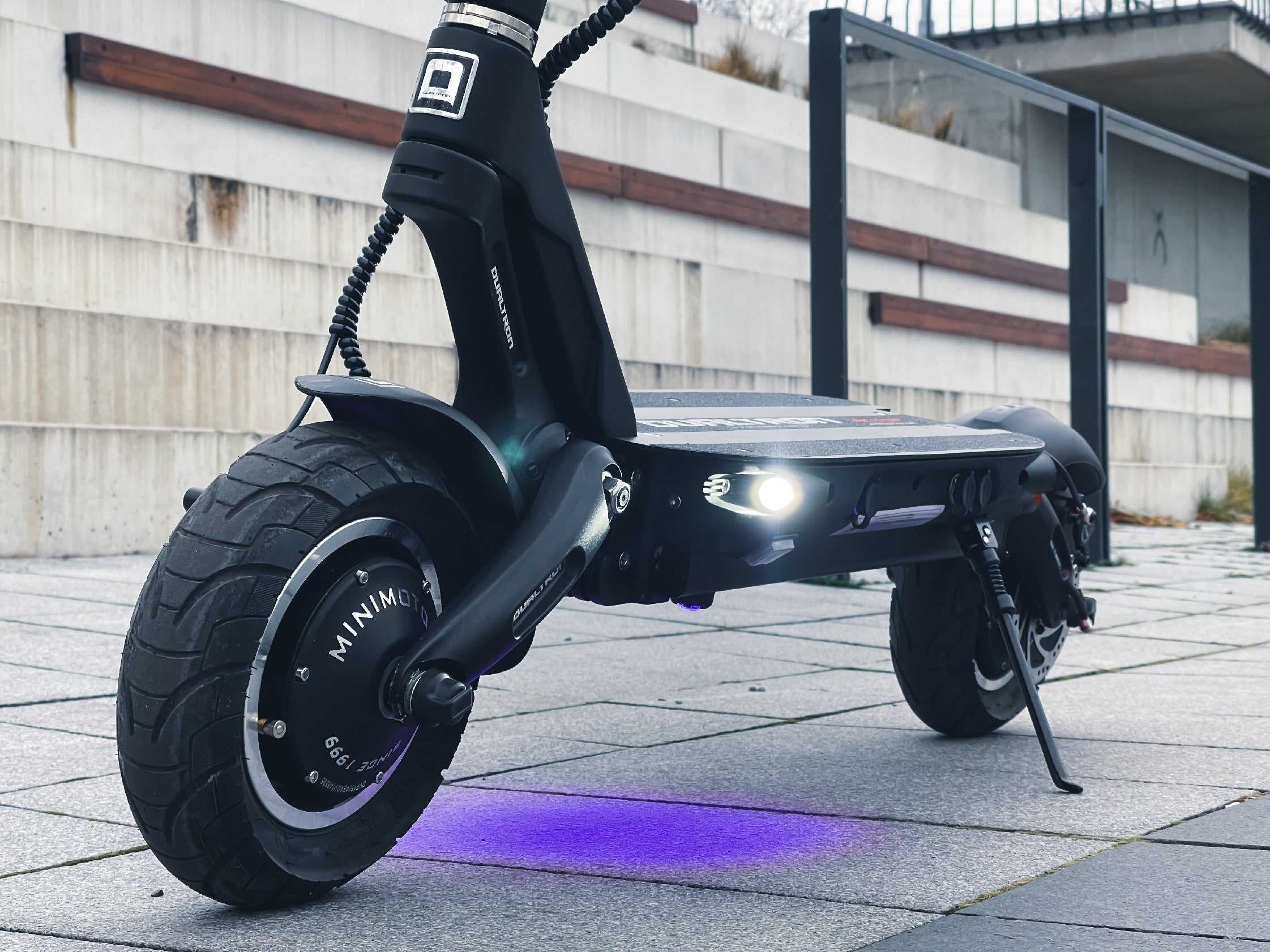 Elektrokoloběžka DUALTRON VICTOR