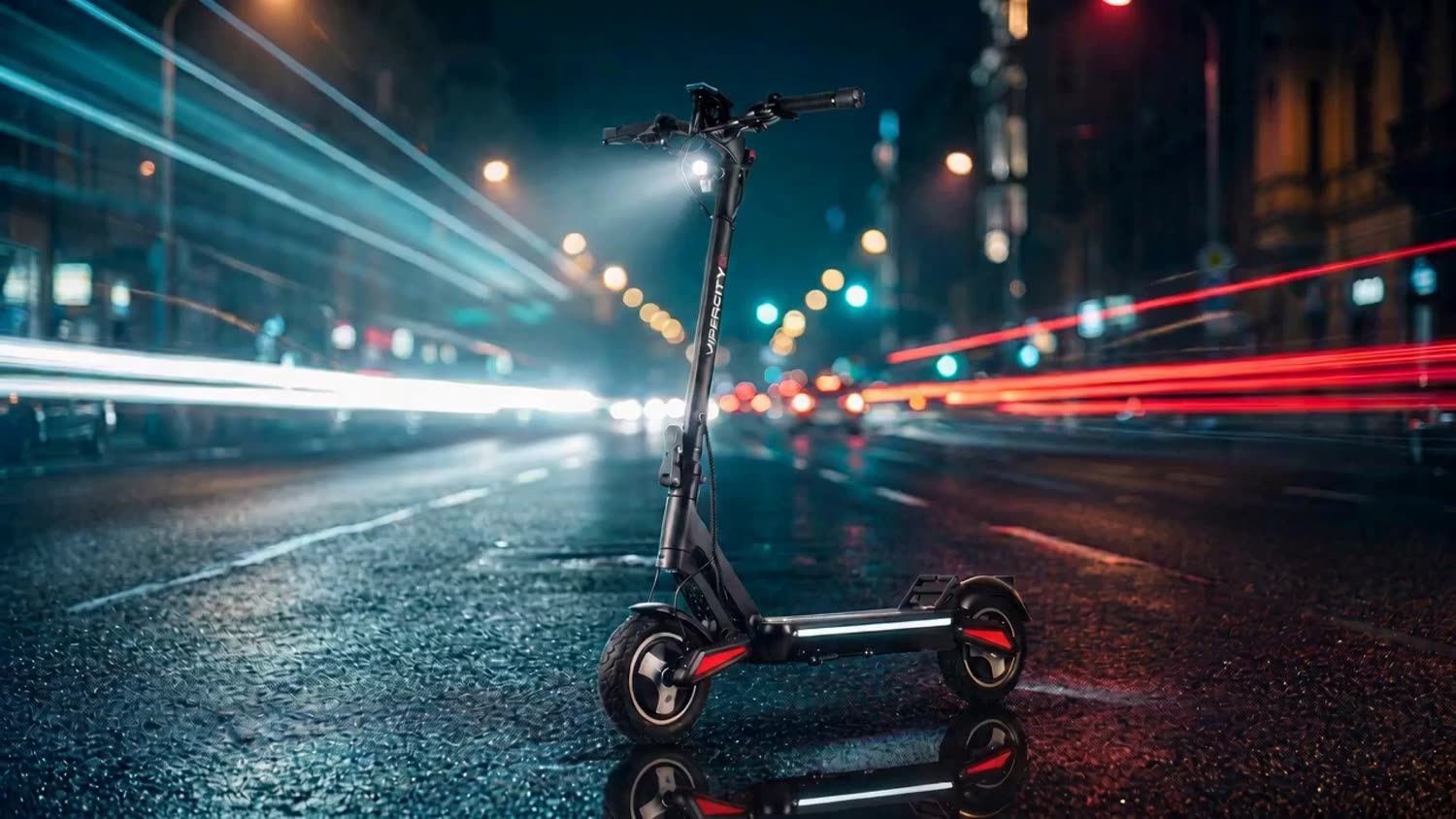 Elektrokoloběžka VIPER City v nočním městě