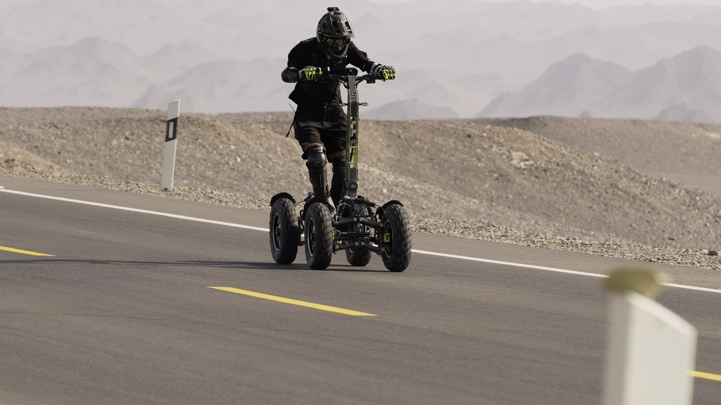 Langfeite GT4S v rychlé jízdě po silnici